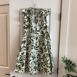 NWT Green and White Leaf Print Dress. Size XS